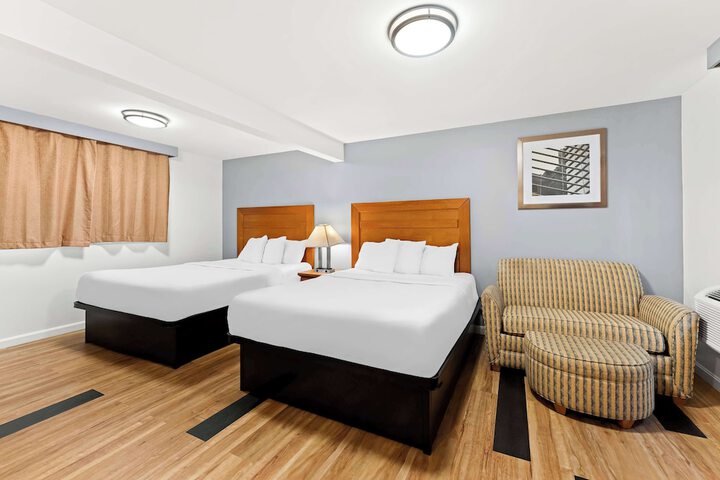 1 King Bed (14 of 15)