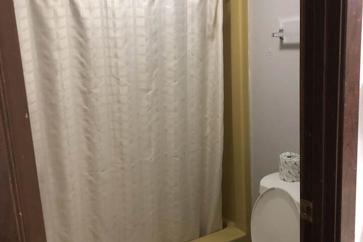 Room 68 of 91