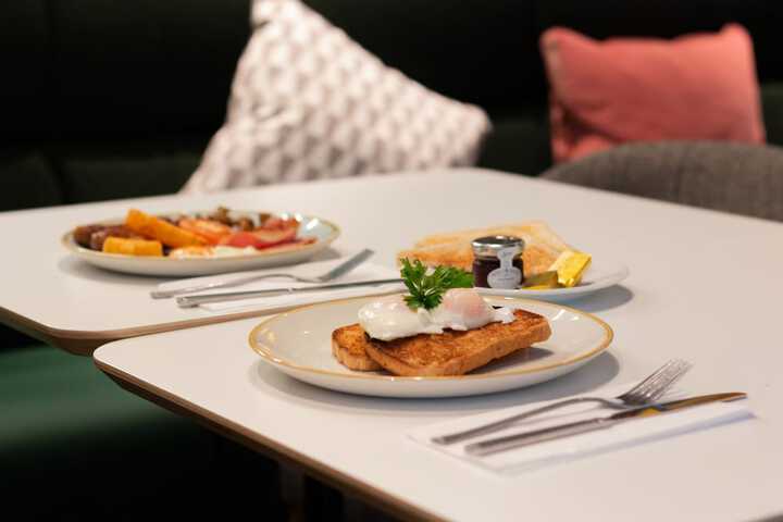 Breakfast/Coffee Service 70 of 99