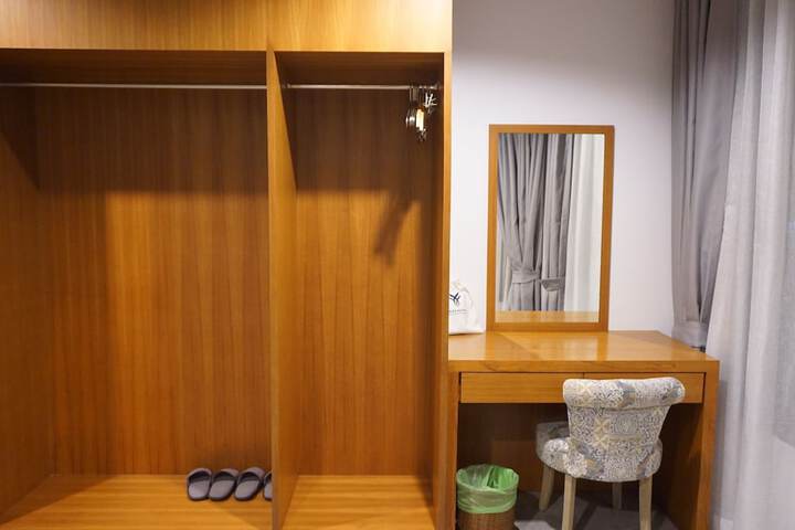 Room 15 of 49