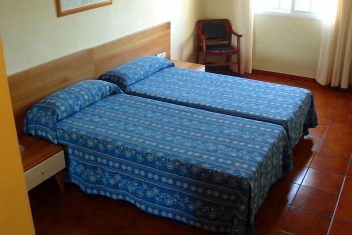 Room 3 of 20