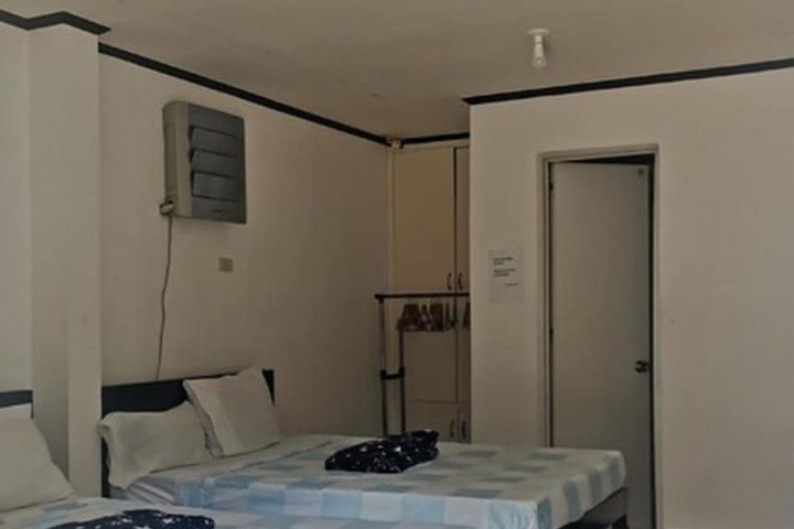 Room 8 of 36