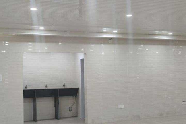 Business Center 21 of 48
