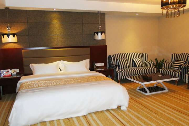 Room 8 of 23