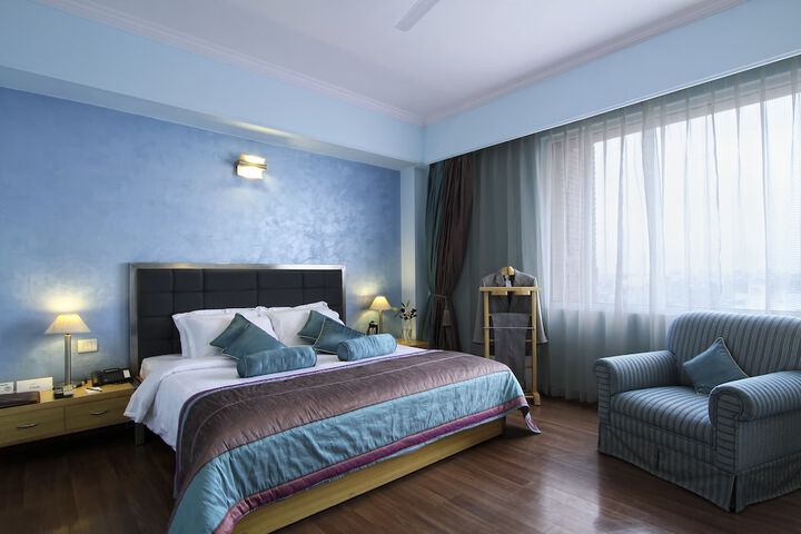 Room 8 of 70