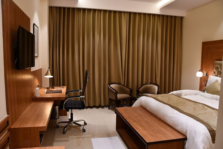 Room 8 of 54