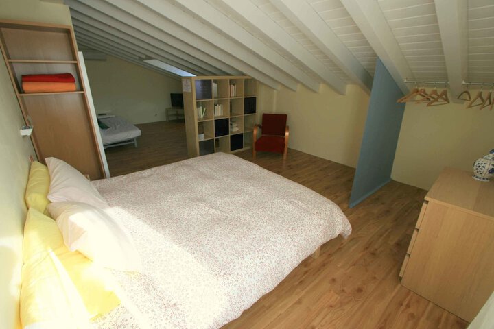 Room 8 of 32