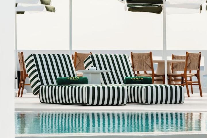 Pool 106 of 142