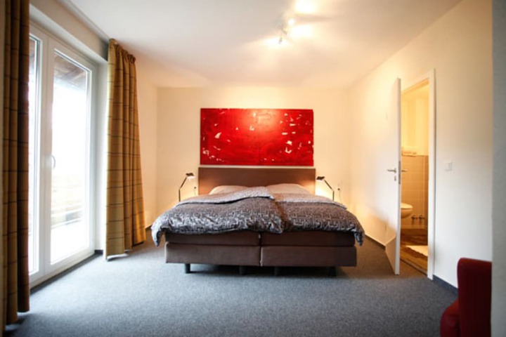 Room 2 of 24