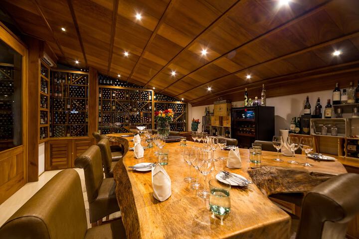 Dining 109 of 148