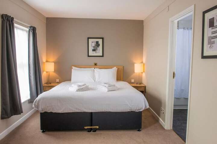 Room 10 of 24