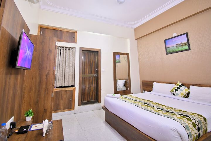 Room 8 of 25