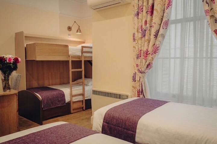 Room 9 of 24
