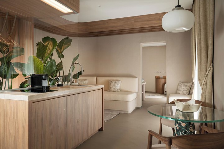 Room 10 of 85