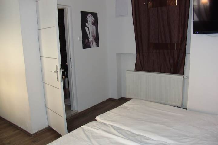 Room 31 of 62