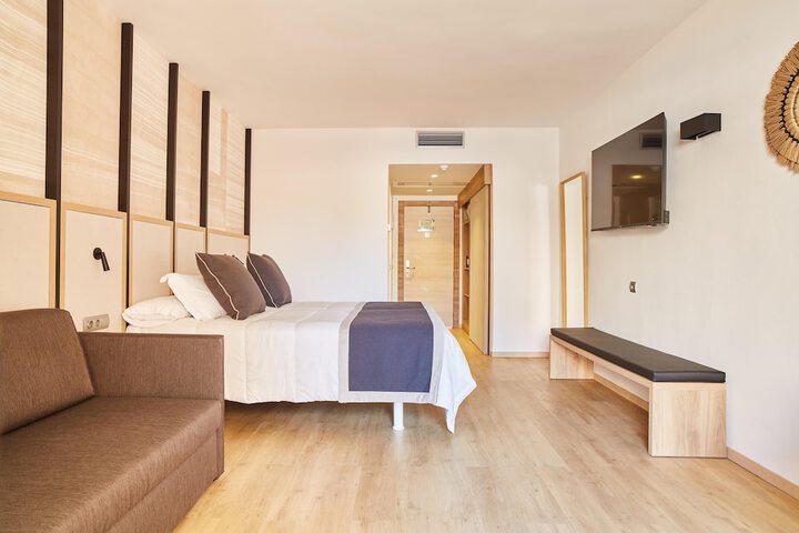 Room 30 of 105