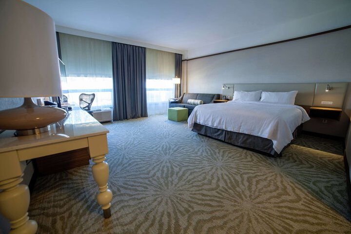 Room 4 of 36