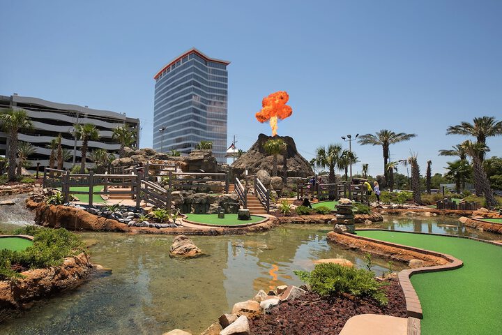 Mini-golf