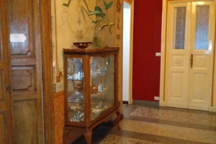 Room 8 of 8