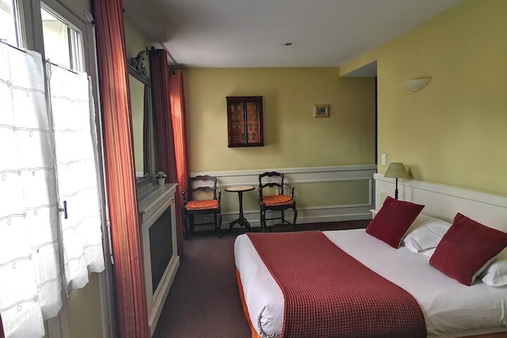 Room 16 of 42
