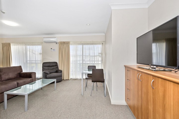Room 3 of 25