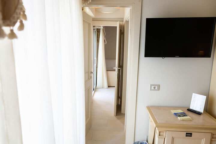 Room 35 of 119