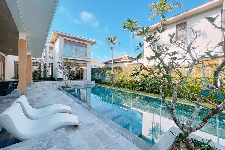 Pool 193 of 246