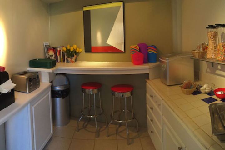 Breakfast area