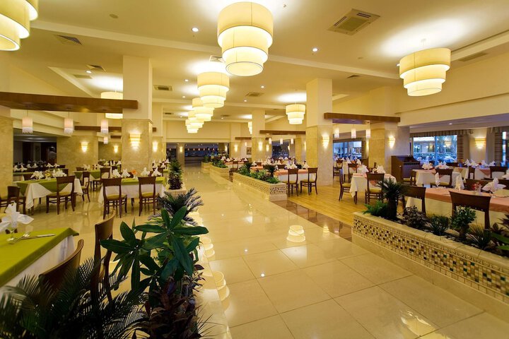 Lounge 96 of 121
