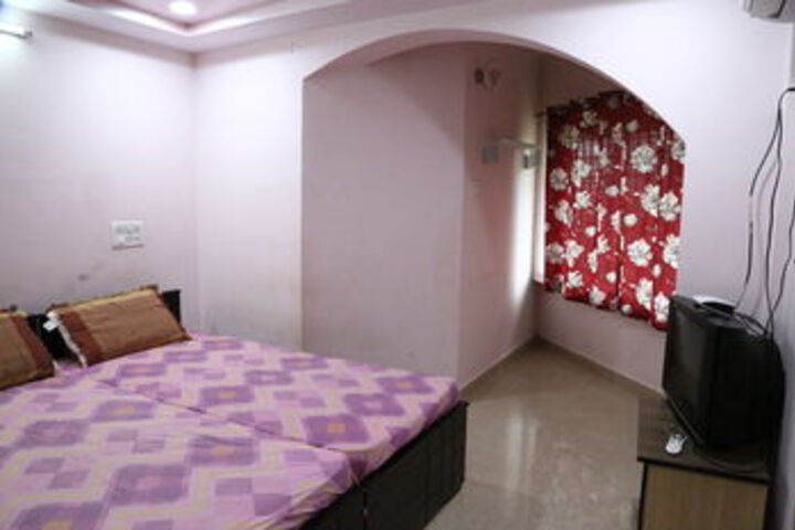 Room 10 of 36