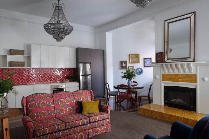 Room 33 of 47