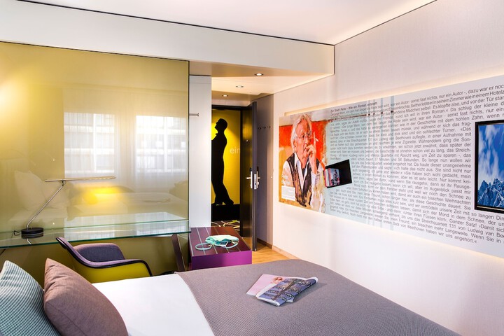Room 29 of 85