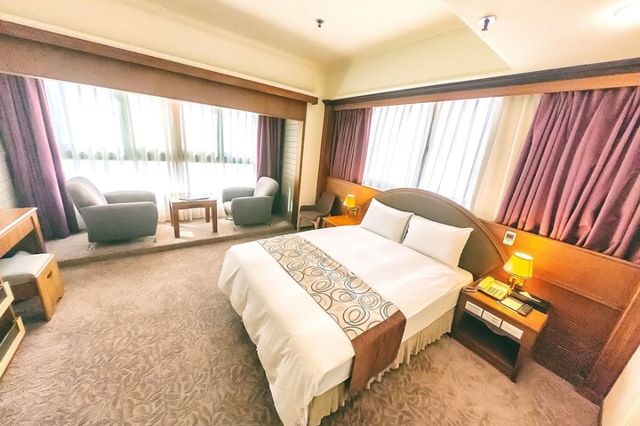 Room 5 of 22