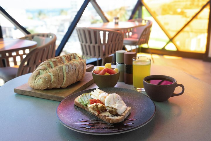 Breakfast/Coffee Service 40 of 51