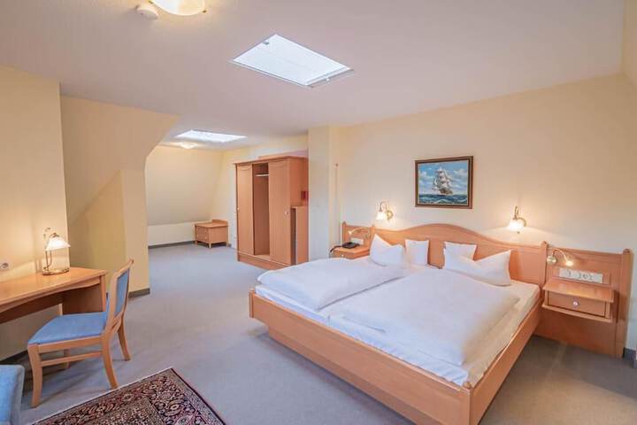 Room 6 of 71