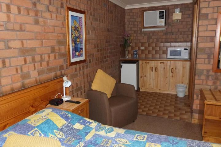 Room 12 of 35