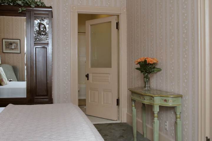 Room 21 of 66