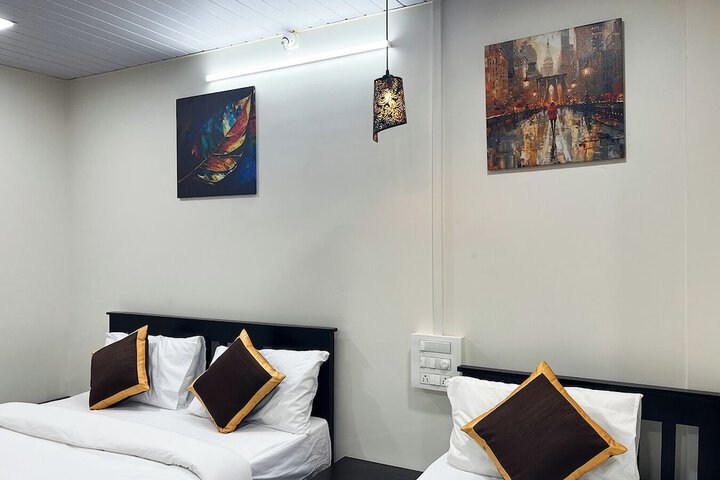 Room 5 of 14