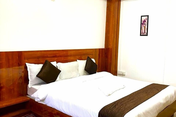 Room 16 of 24