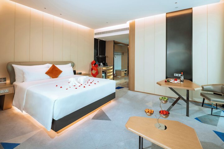 Room 28 of 124
