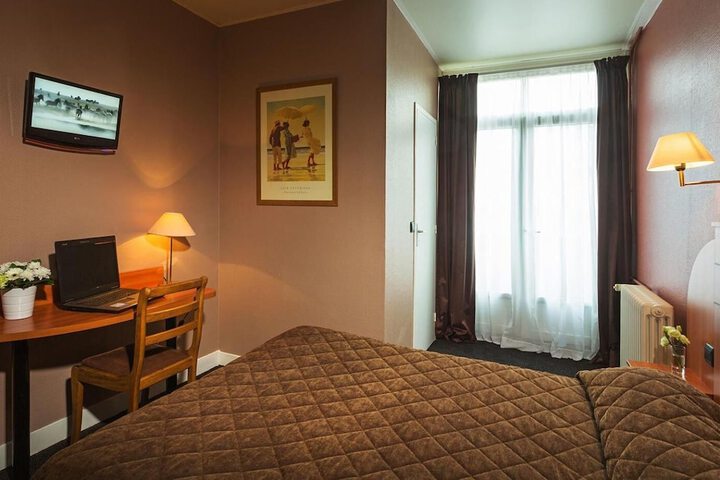 Room 12 of 50