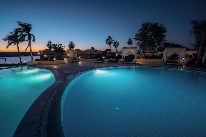 Pool 53 of 152