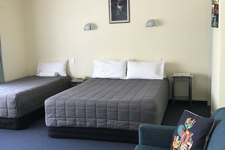 Room 19 of 107