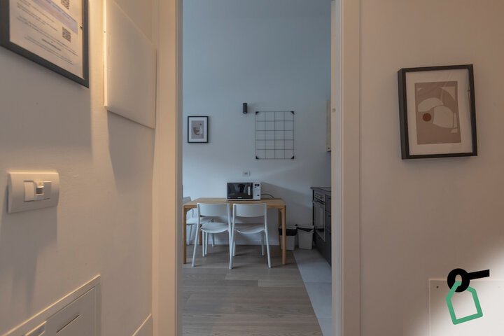 Room 6 of 27