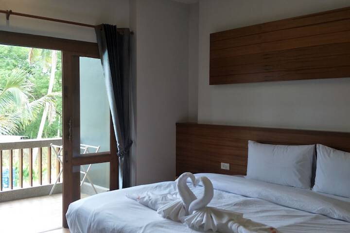 Room 10 of 101