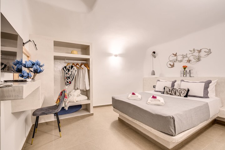 Room 8 of 24