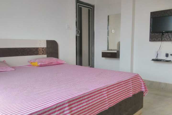 Room 9 of 25