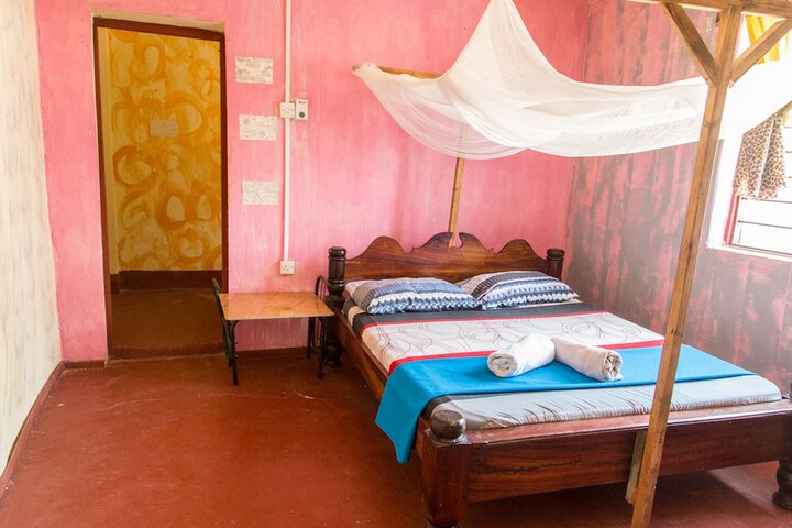 Room 8 of 27
