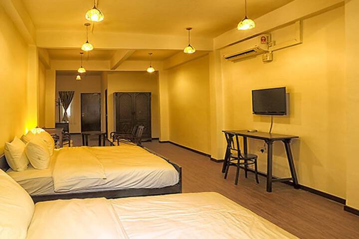Room 6 of 26