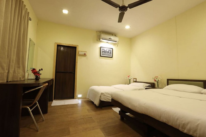 Room 10 of 29
